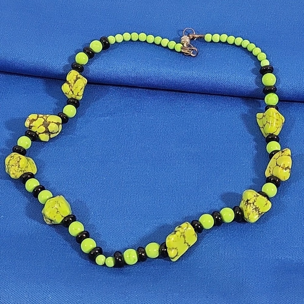 Lime Green Faux Turquoise Beaded Necklace Choker Magnetic Clasp Halloween